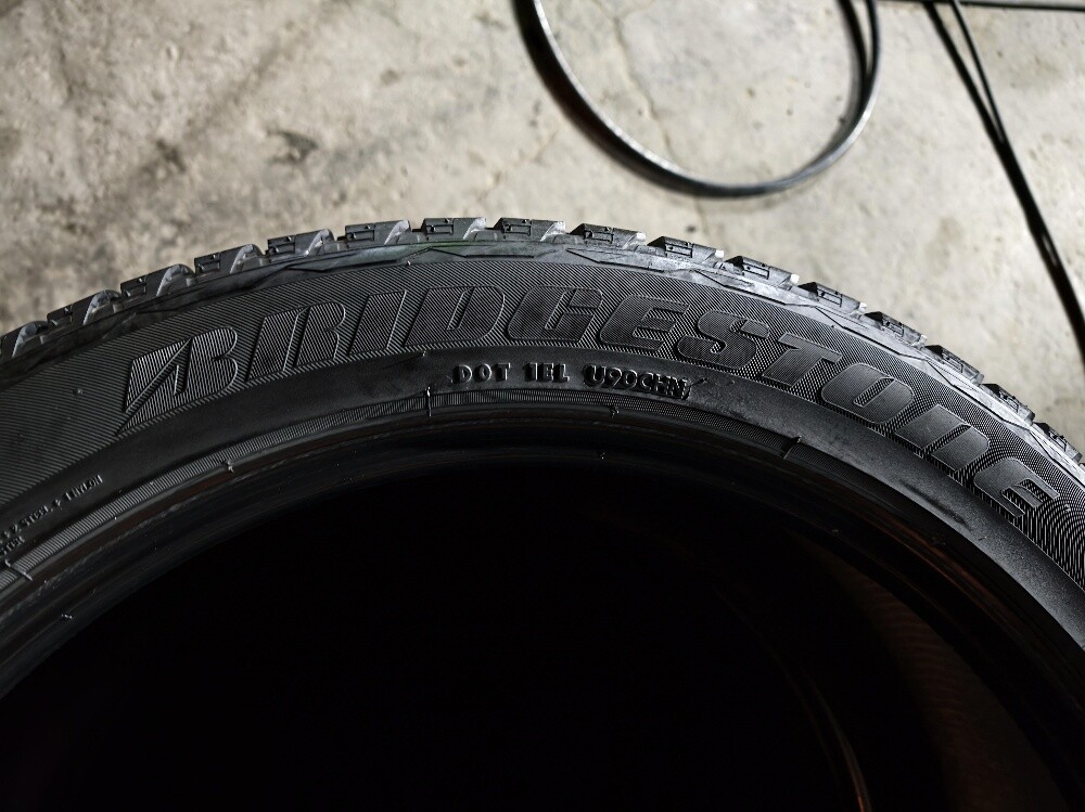 285/45/22 Bridgestone Tyre - 5