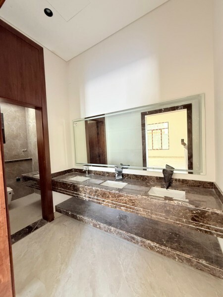 Modern Luxury Villa - 13
