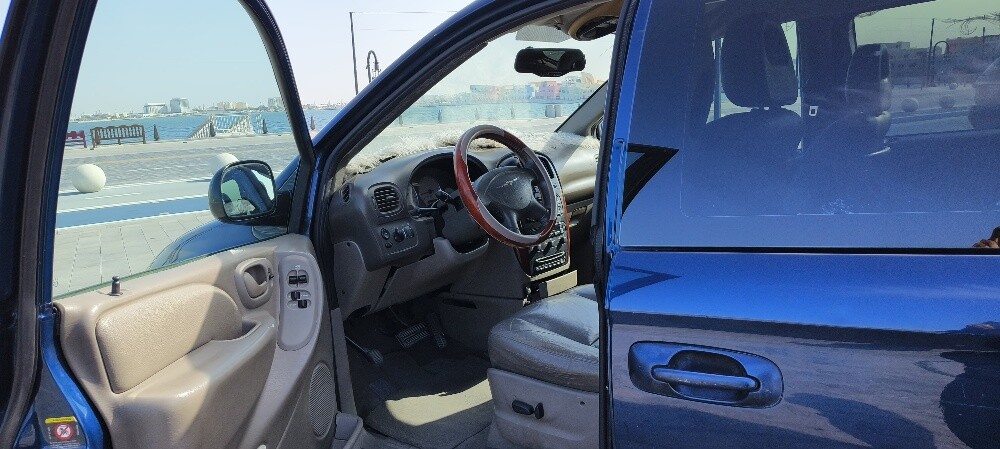 كرايسلر جراند فوجير  ٢٠٠٥ - 4