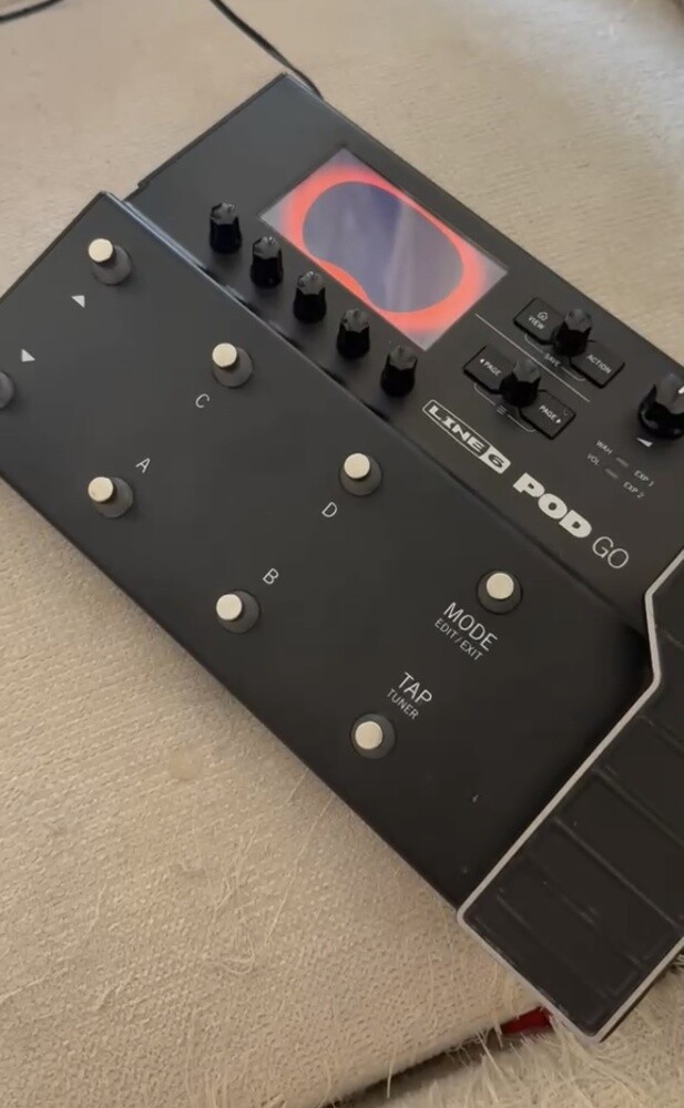 Line 6 Pod Go Multi-Effect Guitar - 1