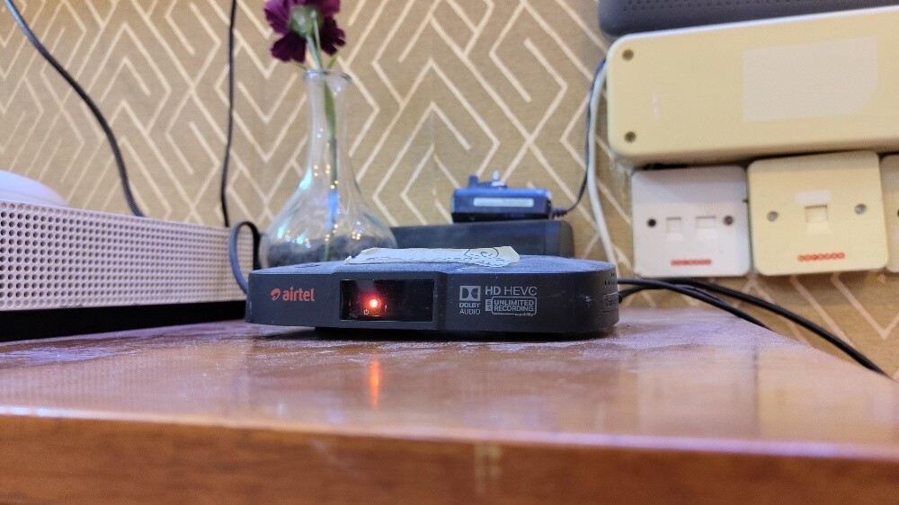 AIRTEL HD RECEIVER + DISH - 3