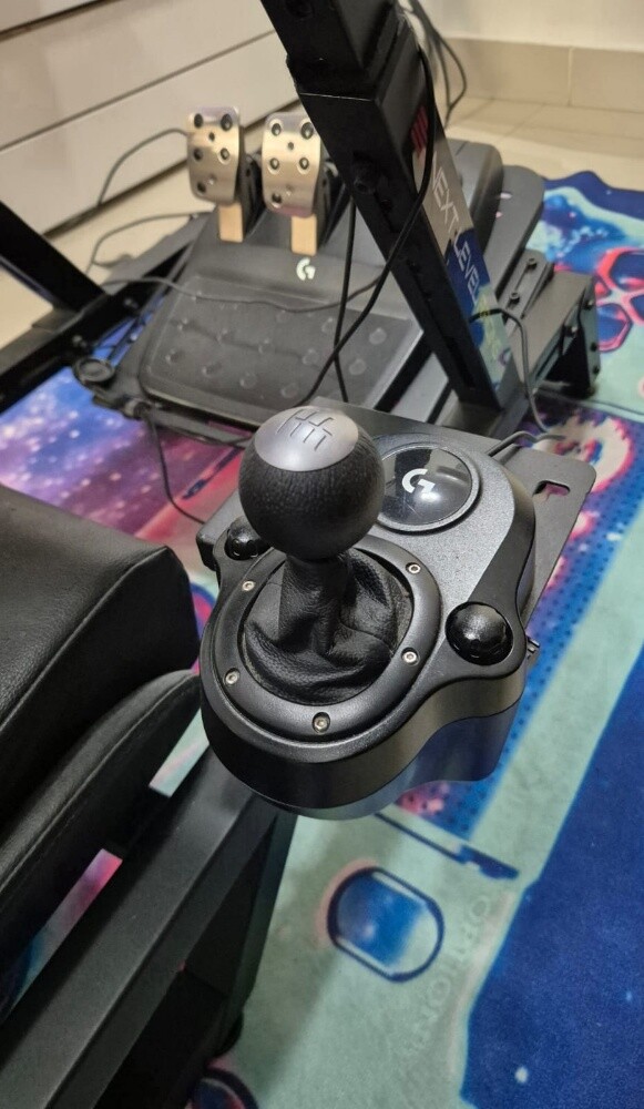 Logitech G923 racing simulator - 5