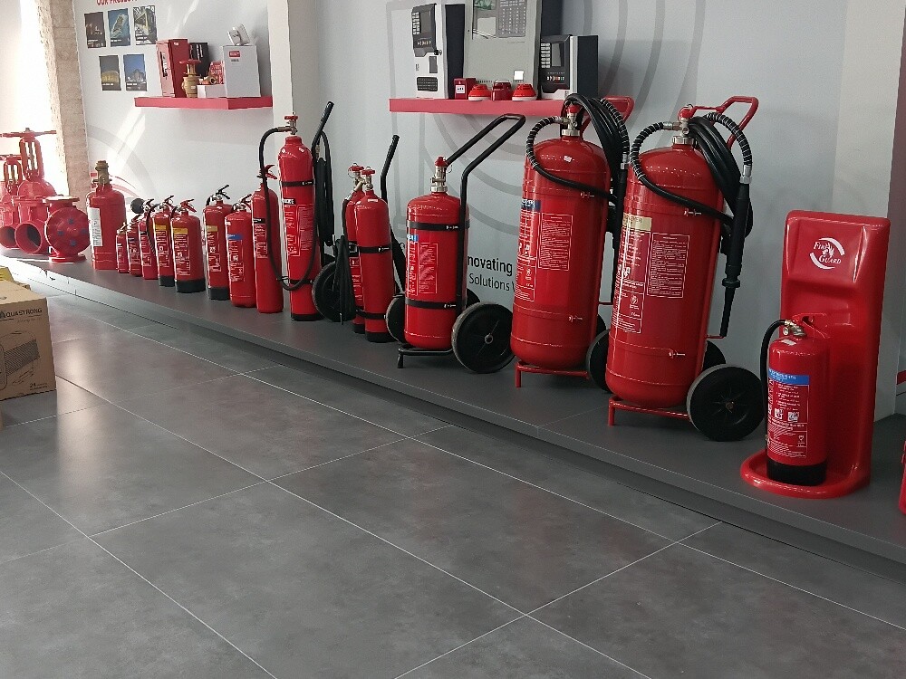 Fire alarm and extinguishing equipm - 2