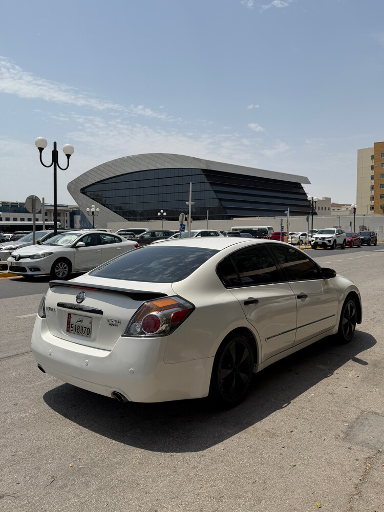 Nissan Altima V6 - 4