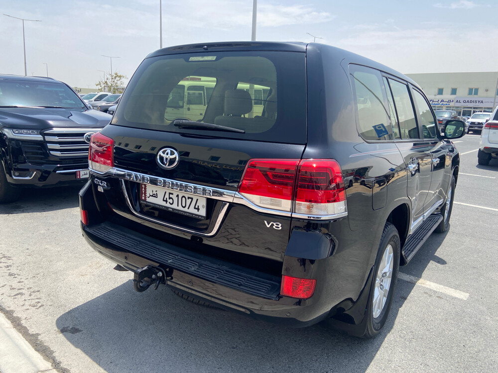 GXR 2021 V8 white  - 4