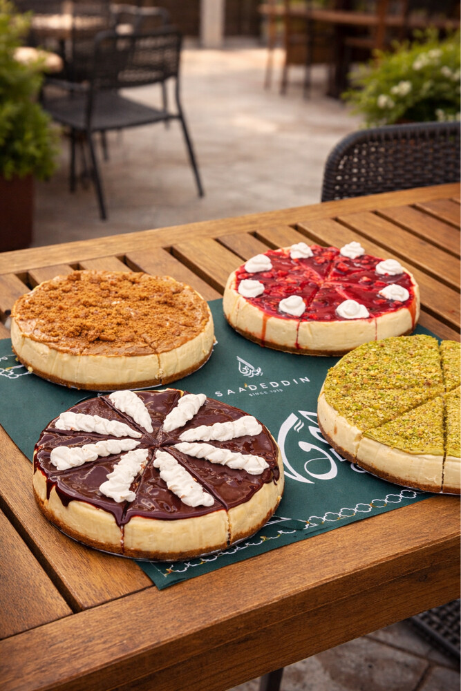 pastry chef 50477603 - 1