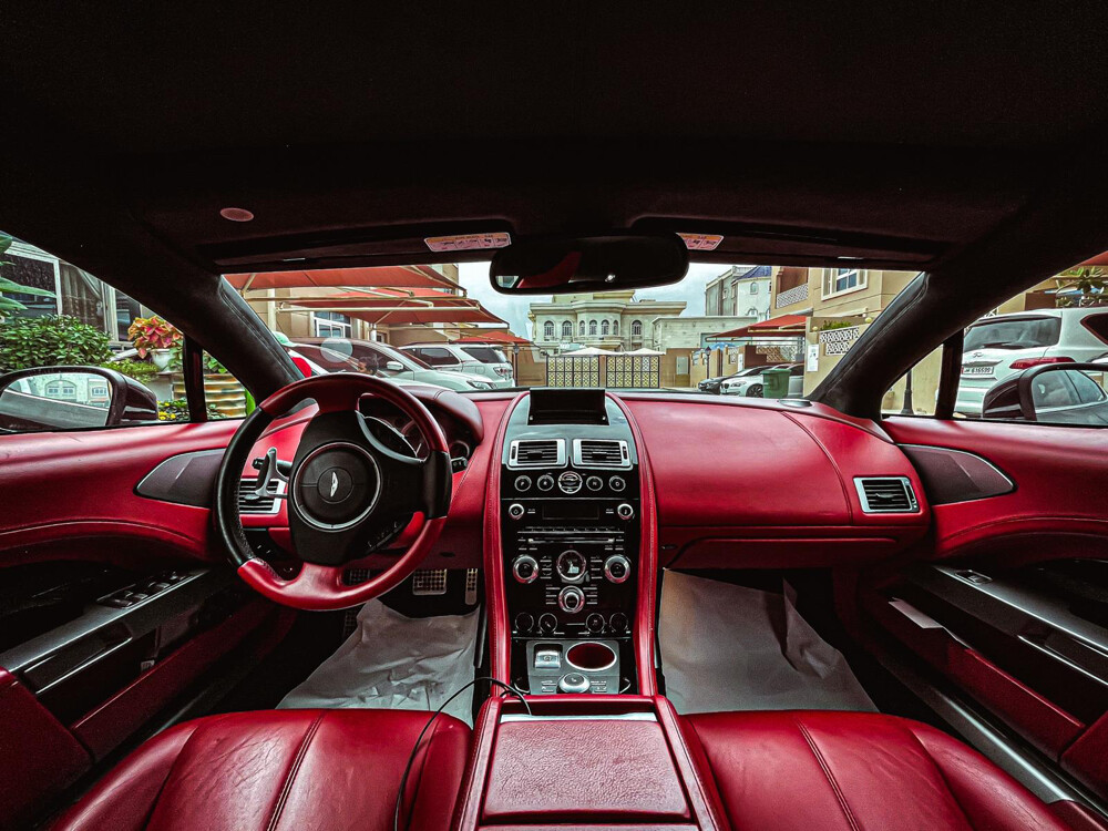 Aston Martin rapide - 9