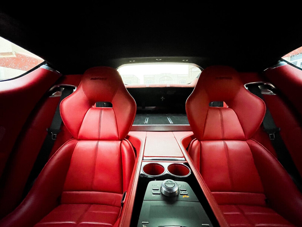 Aston Martin rapide - 8
