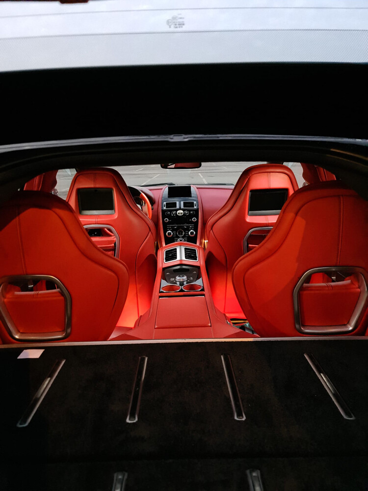 Aston Martin rapide - 7