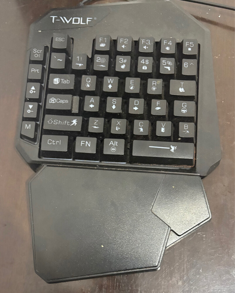 T-wolf keyboard and mouse. - 3