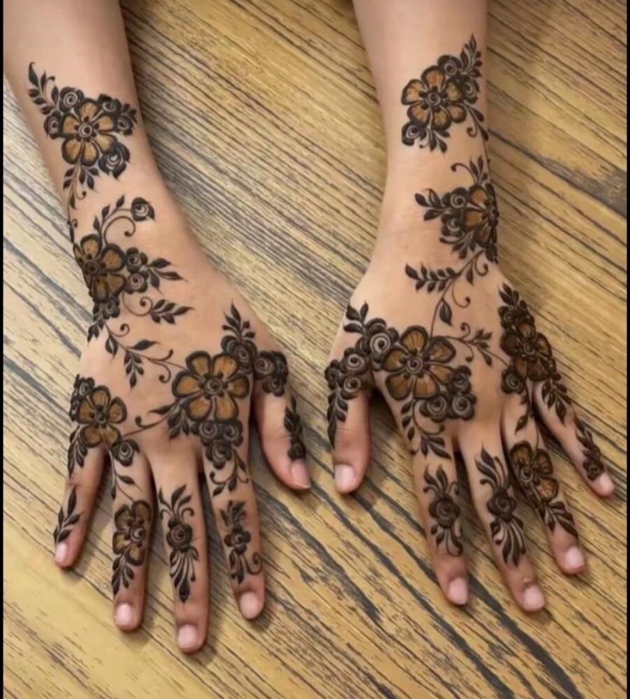Professional henna artist available - 3