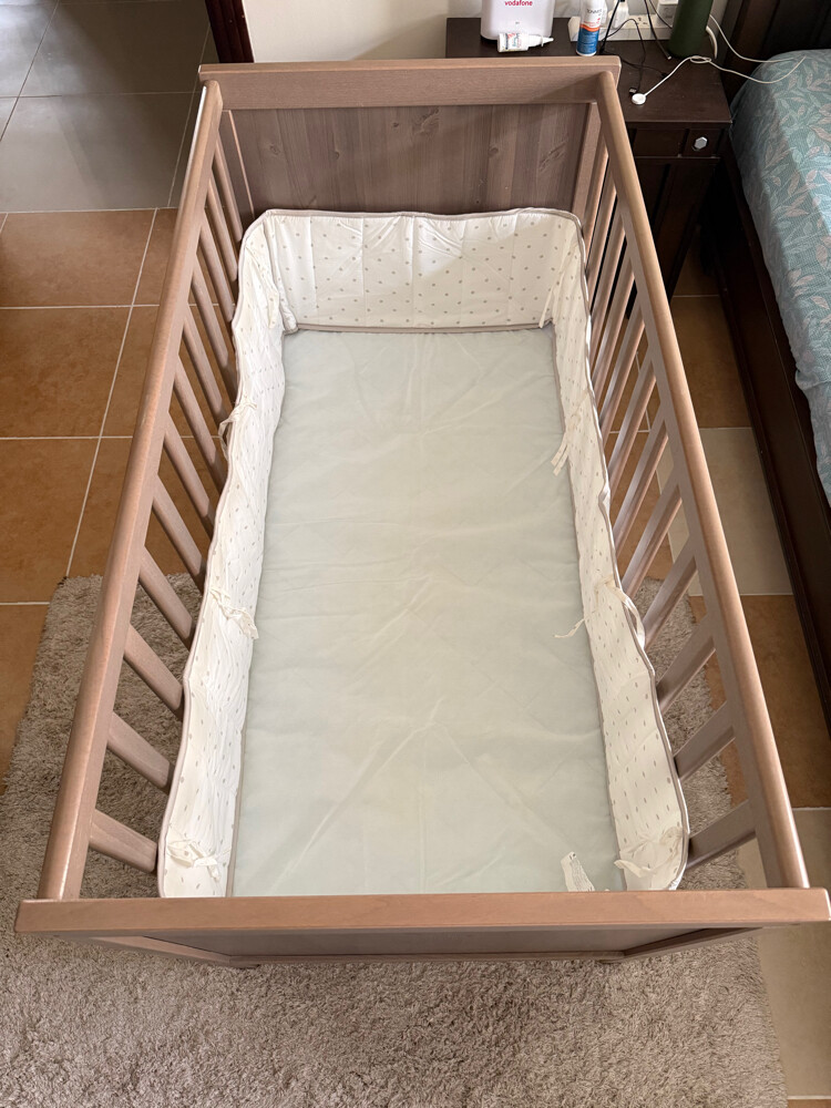 Baby crib - 2