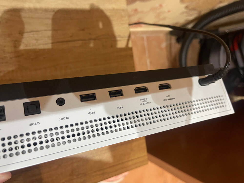Xbox 1s 1TB with Forza horizon cd - 4