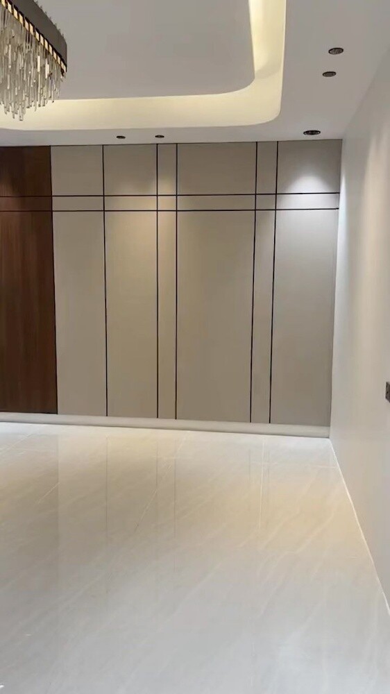Interior wall. - 22