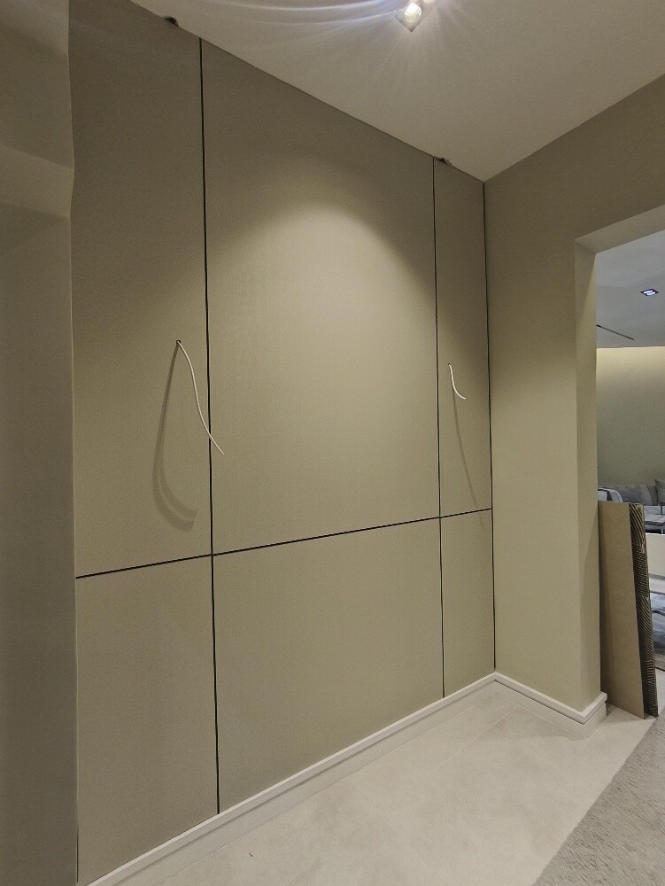Interior wall. - 28