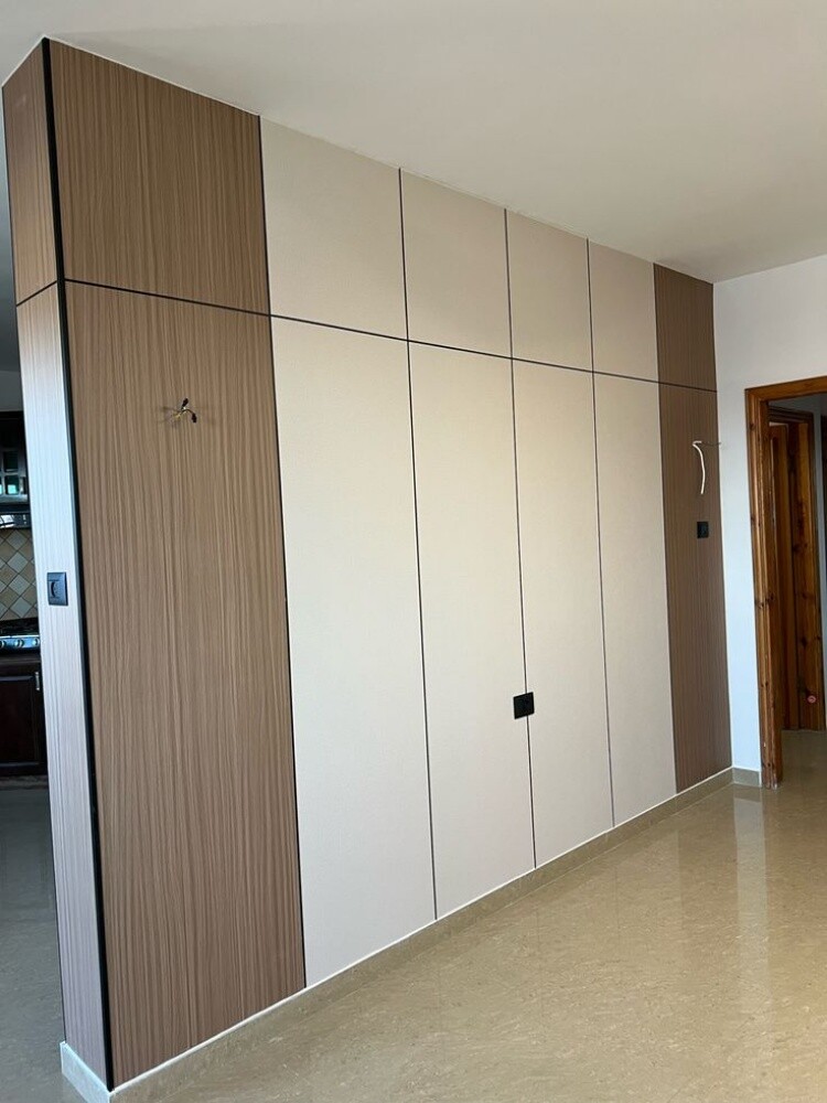 Interior wall. - 26