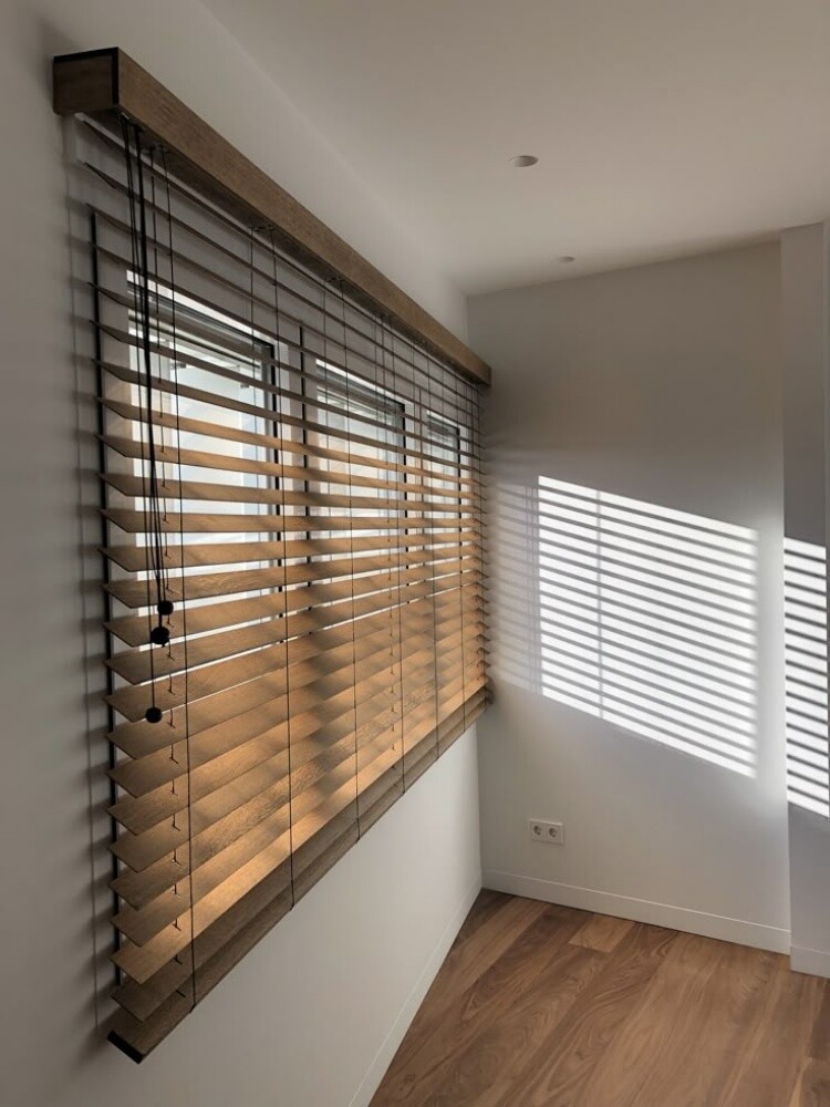 Vartical curtains. - 24