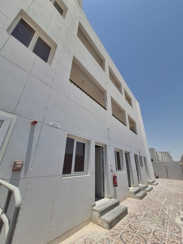 1000-SQM warehouse +9 rooms - 3