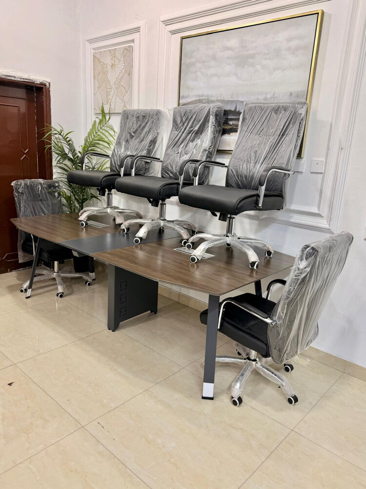 Used Office Chair sale 250 qr  - 9