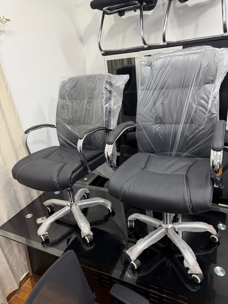 Used Office Chair sale 250 qr  - 3