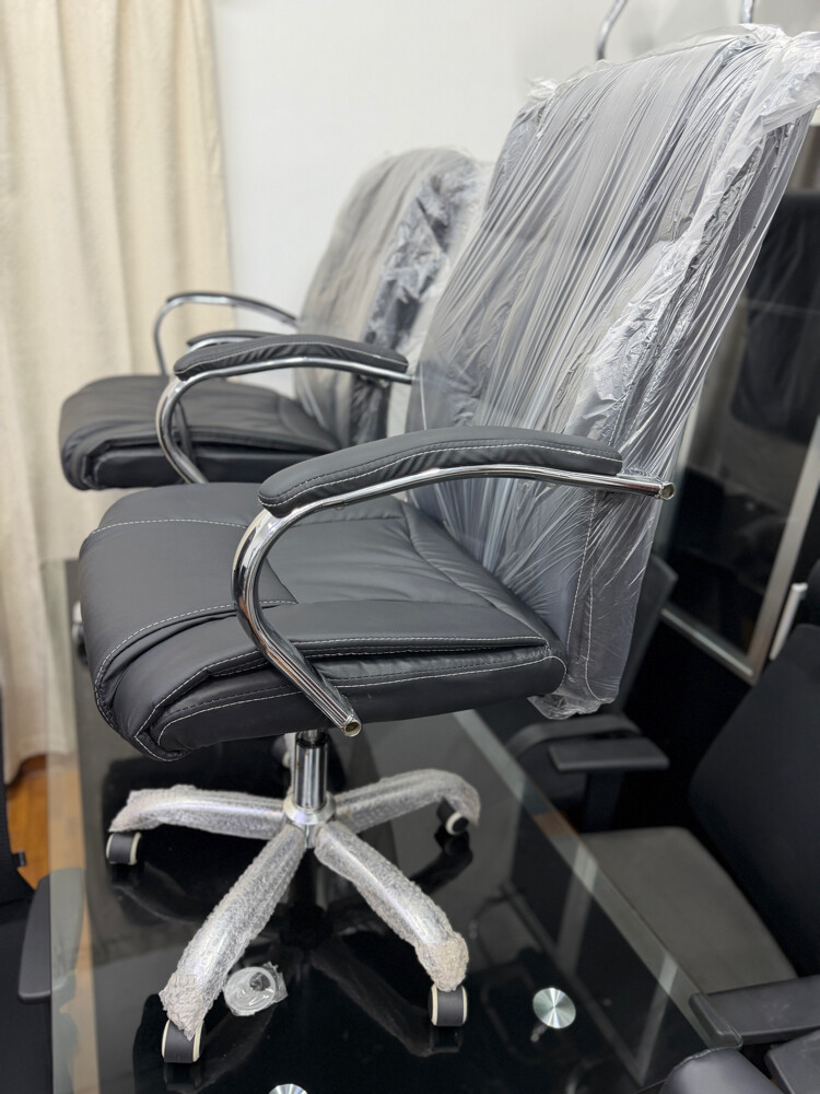 Used Office Chair sale 250 qr  - 2