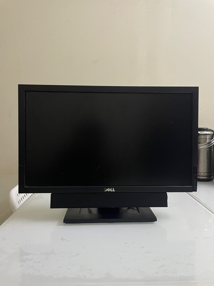 Dell 22 inch monitor with speaker - 1