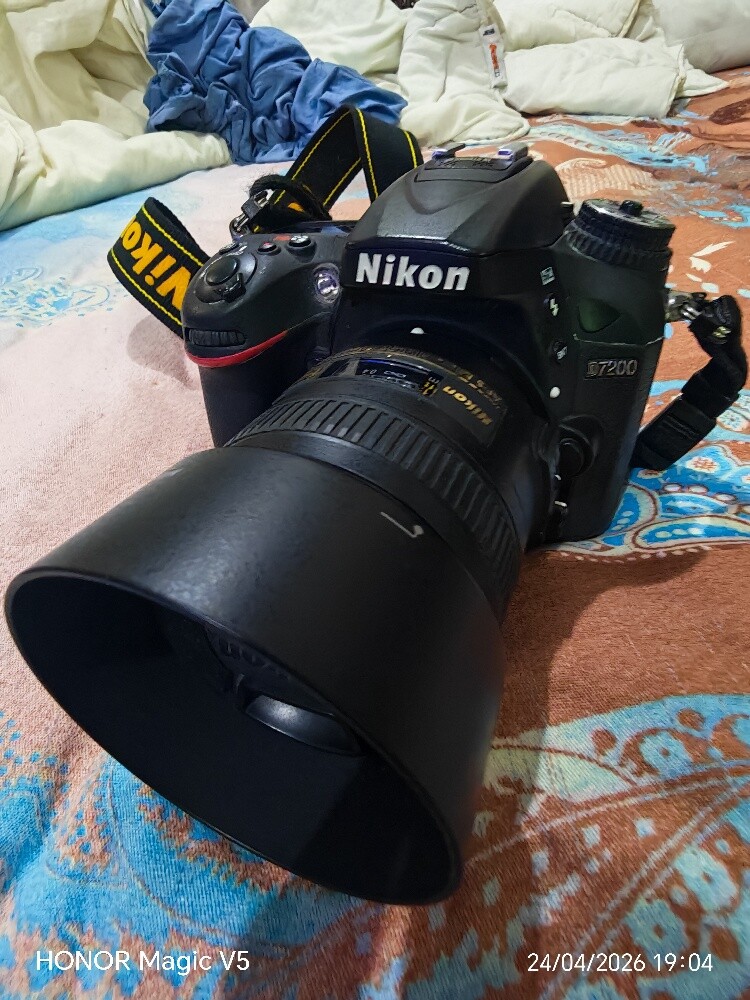 نيكون 7200 - 2
