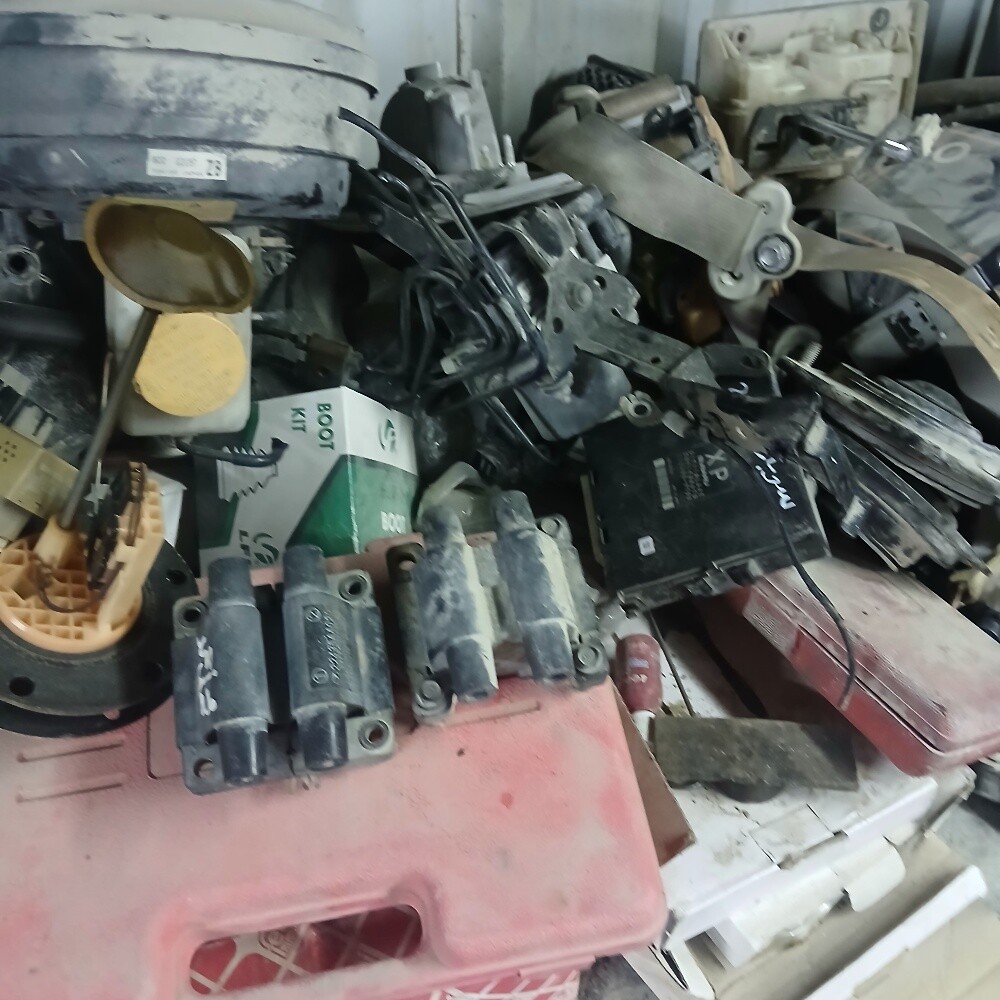 للبيع سوبارو سكراب موديل 2008 - 4