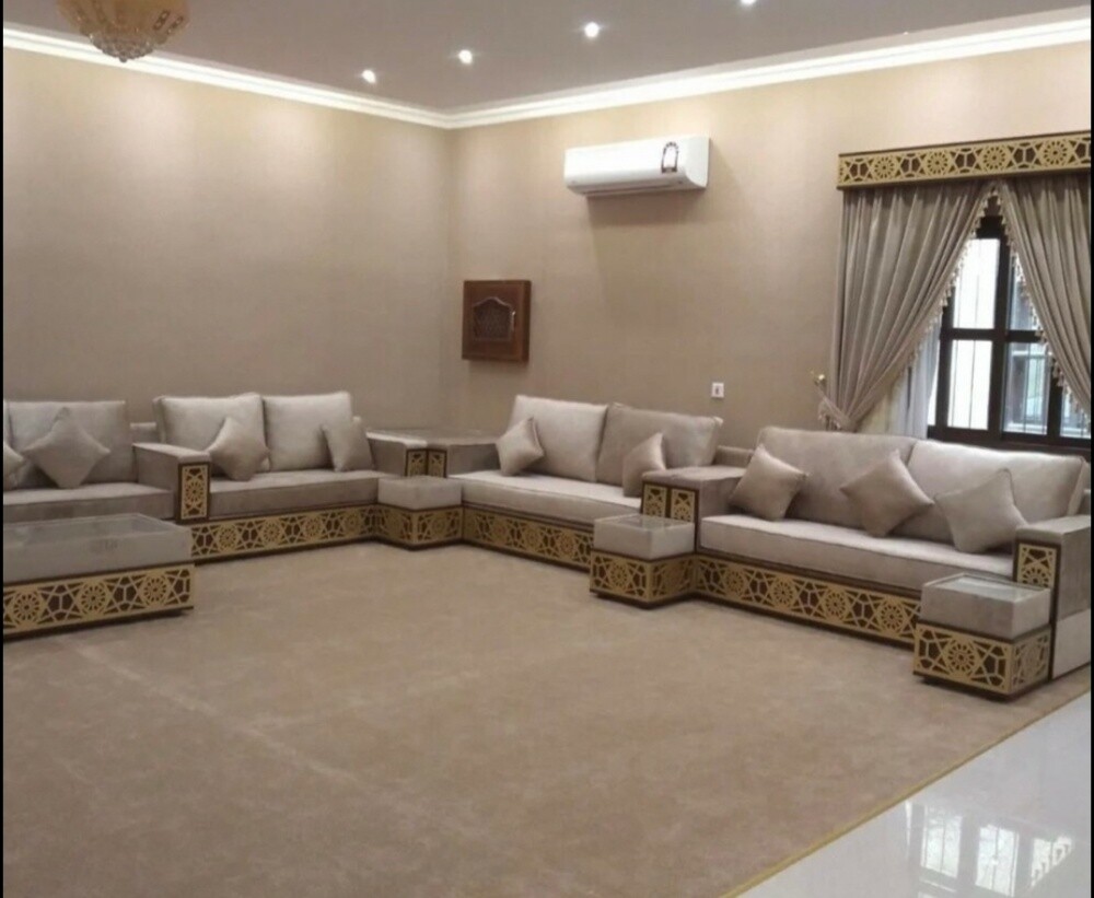 ستائر، سجاد، وأعمال الكنب متوفرة. - 7