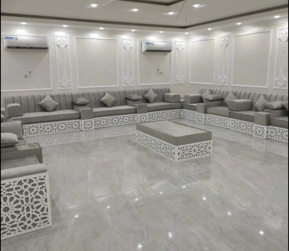 ستائر، سجاد، وأعمال الكنب متوفرة. - 11