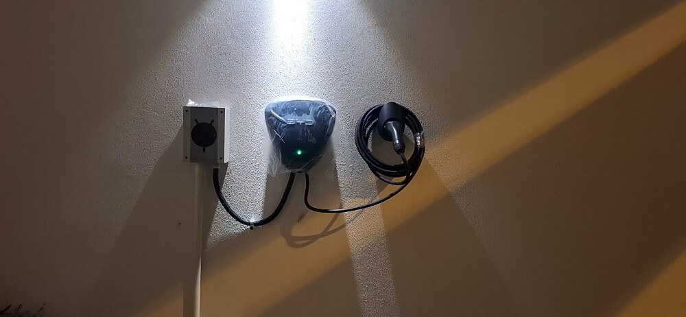 Electric vehicles charger installat - 2