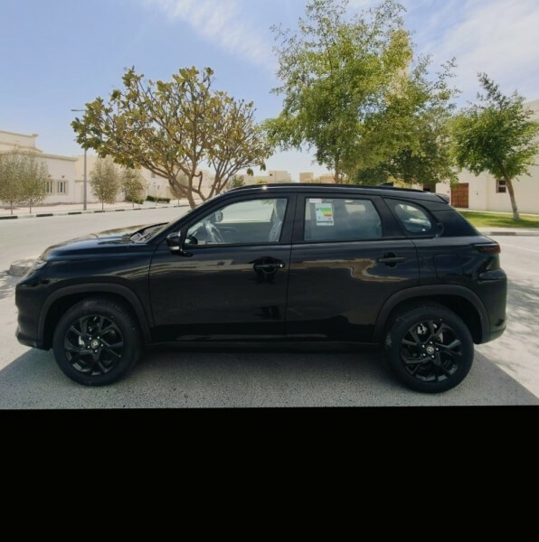 TOYOTA URBAN CRUISER BLACK 2026 - 13