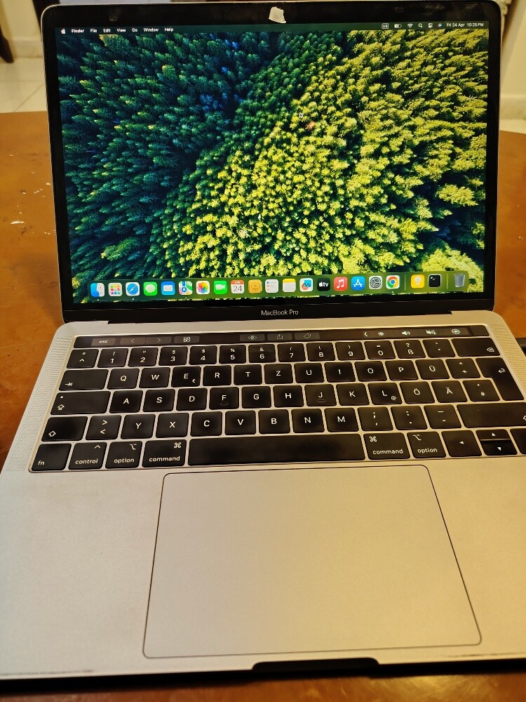Macbook pro touch bar & iD - 3
