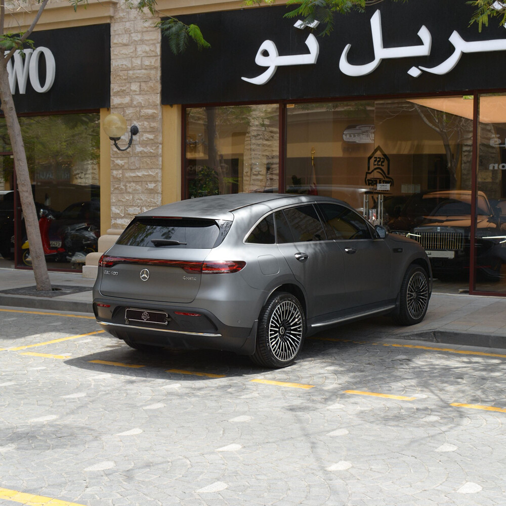 مرسيدس اي كيو سي 2021 - 3