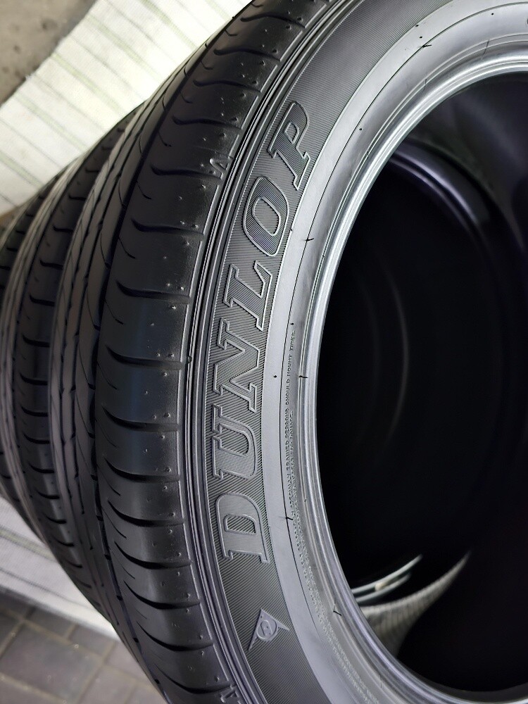 235-55-20,,,Dunlop brand - 5
