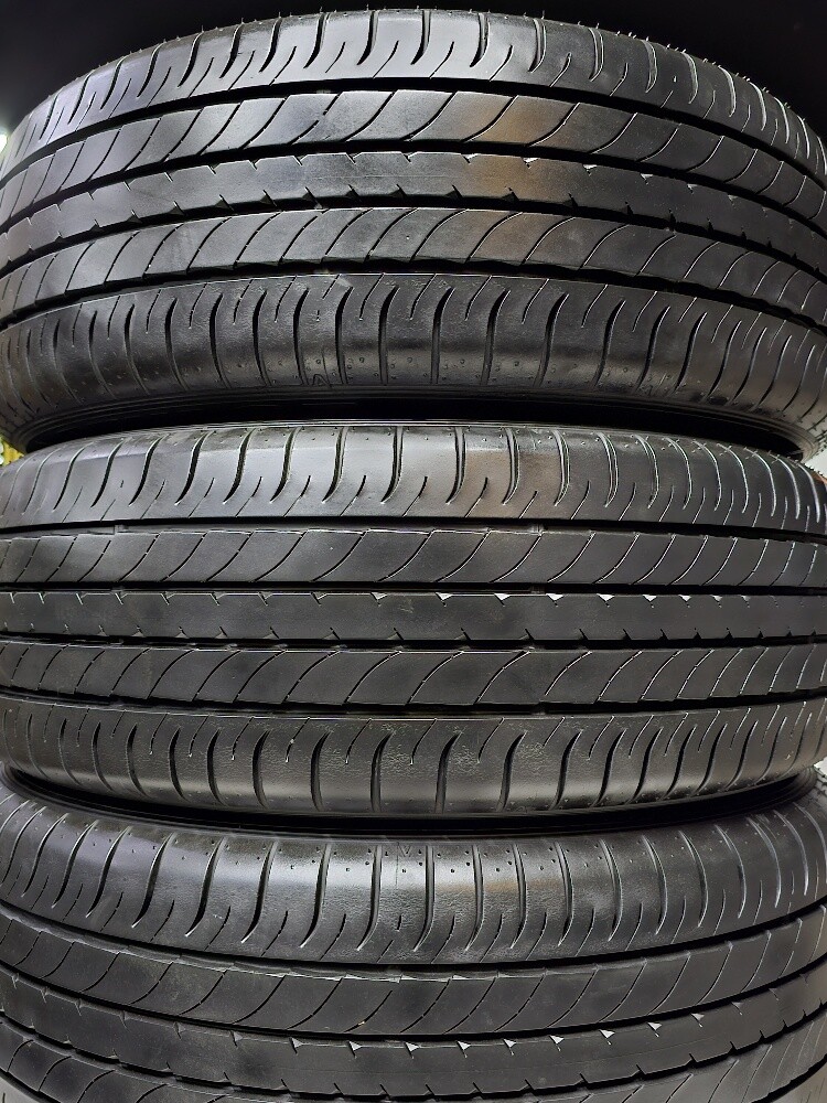 235-55-20,,,Dunlop brand - 8
