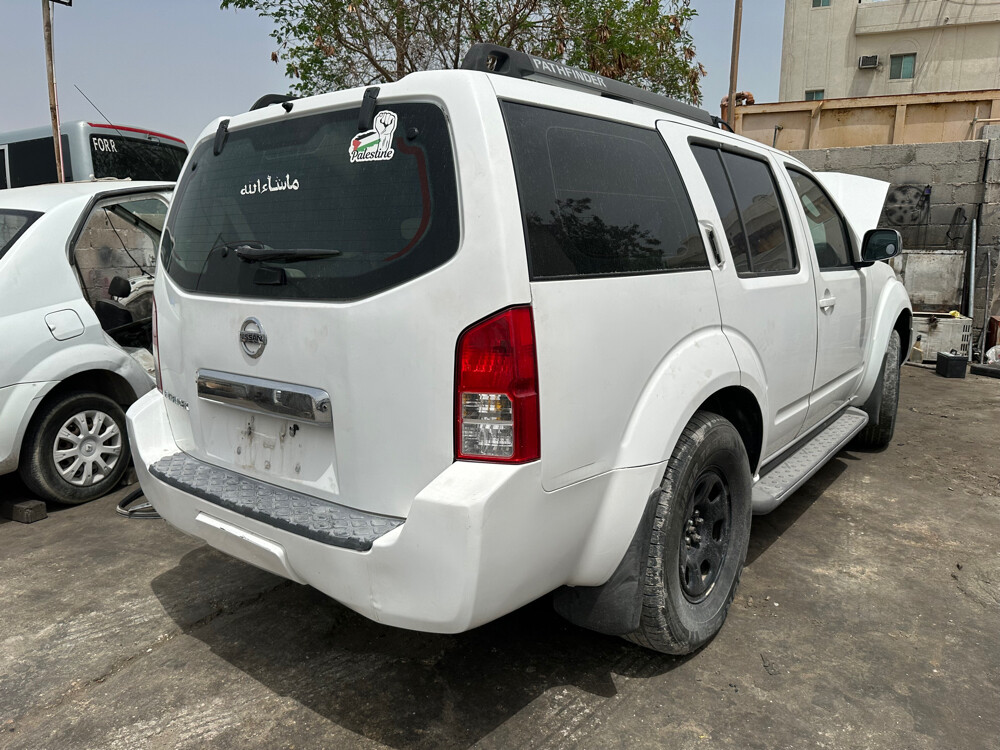 NISSAN PAITHFENDER - 4