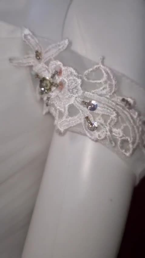 Wedding gown for rent - 1