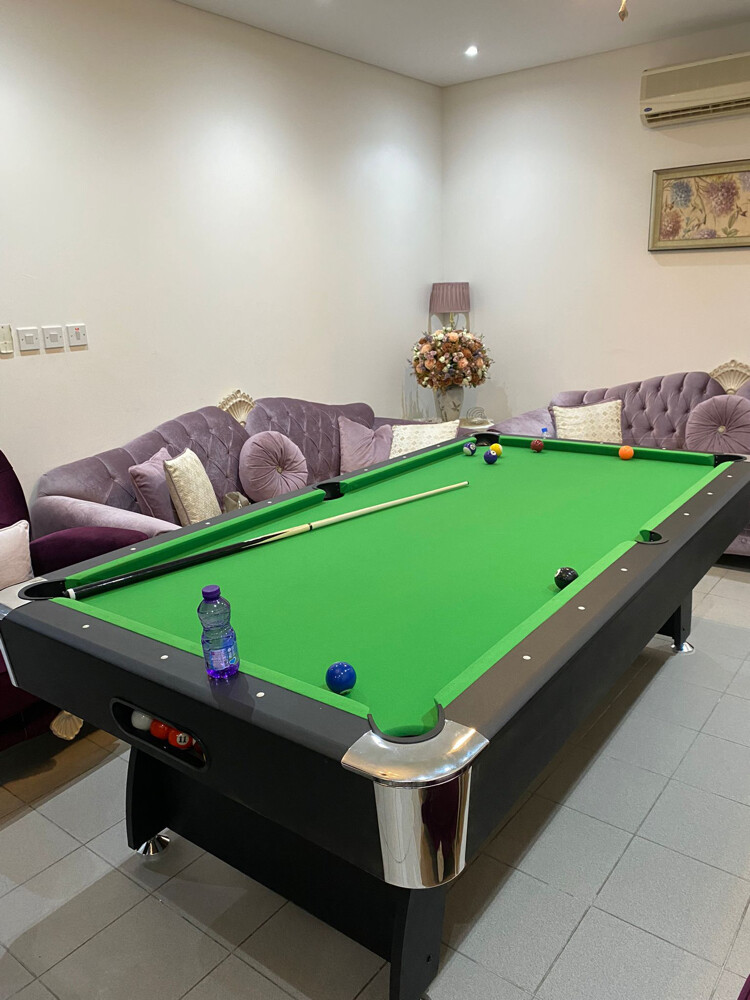 Billiard table 9 feet - 1