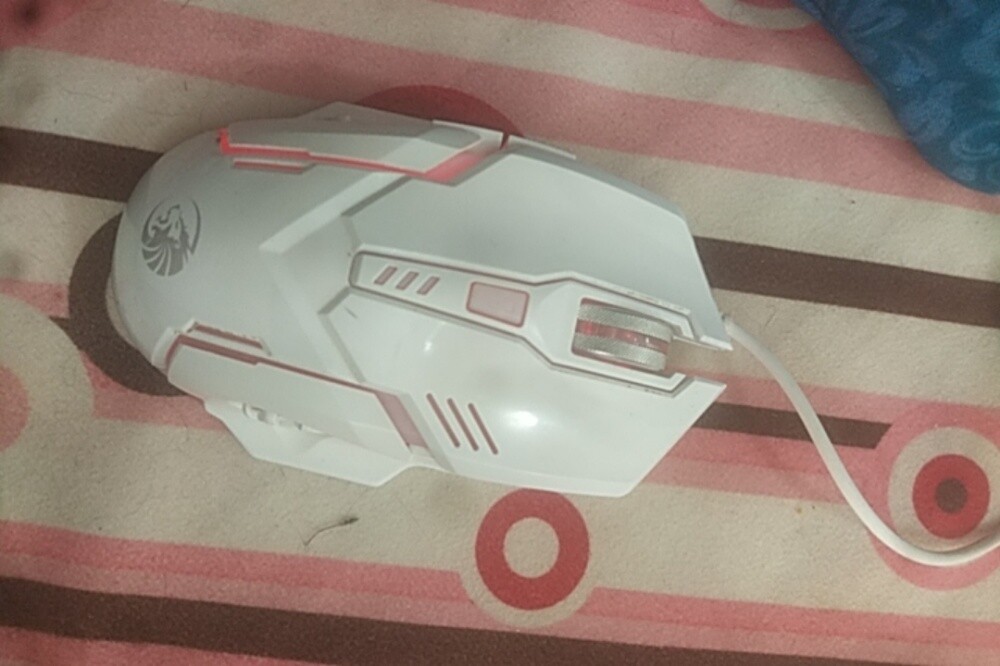 gaming mouse with side buttons - 1