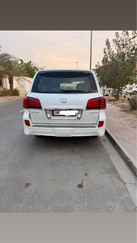 لكزس ال اكس ٥٧٠ - 2