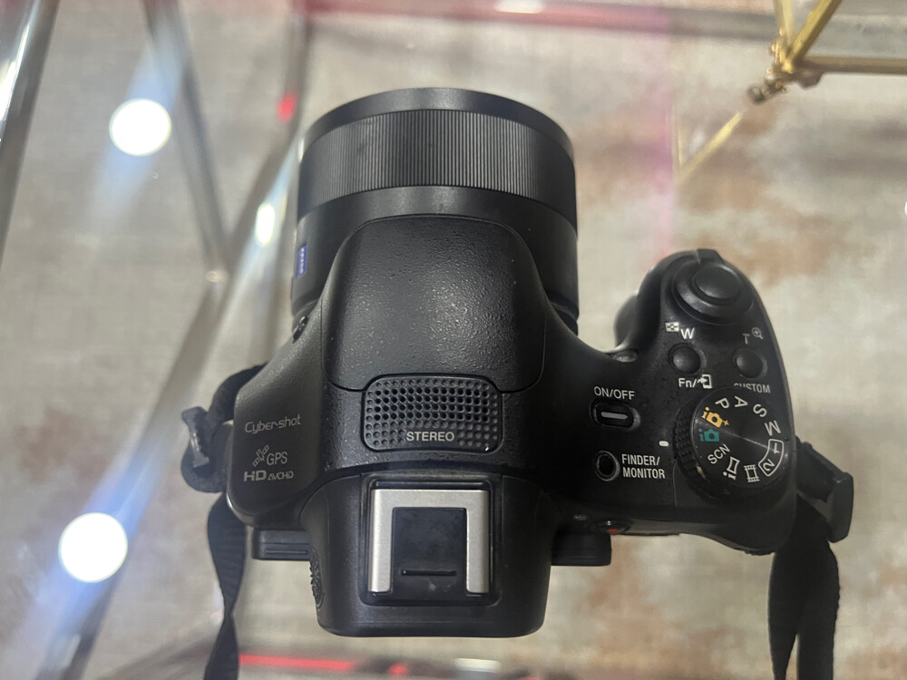 Sony camera cyber-shot - 1