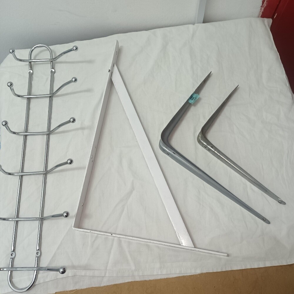 Shelf Rackets and clothes racks - 1