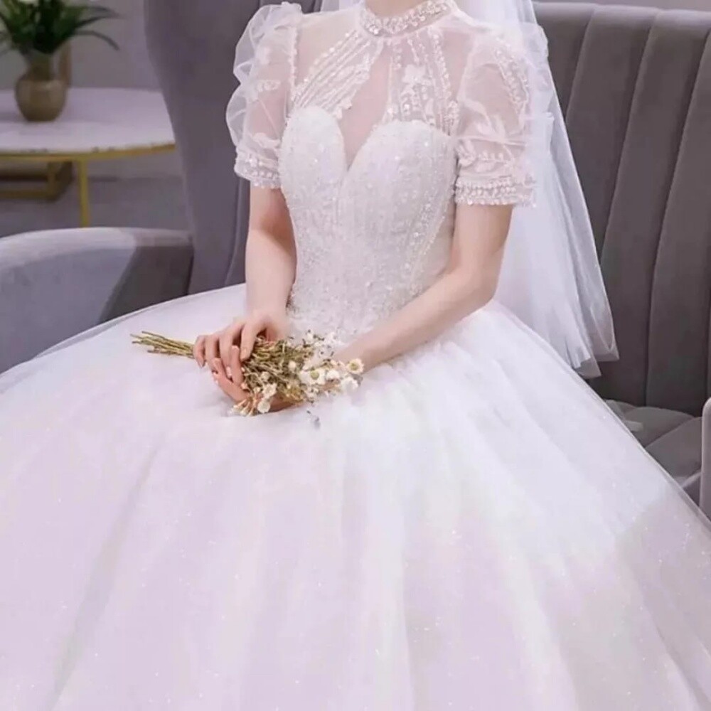 فستان زفاف للإيجار، يشمل الطرحة و - 5