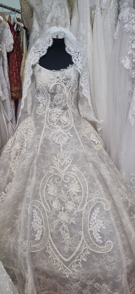 Wedding gown for rent - 1