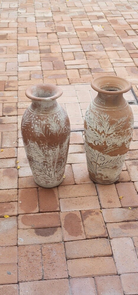 clay jugs - 1