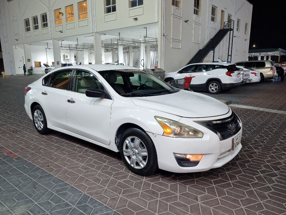 Nissan altima - 1