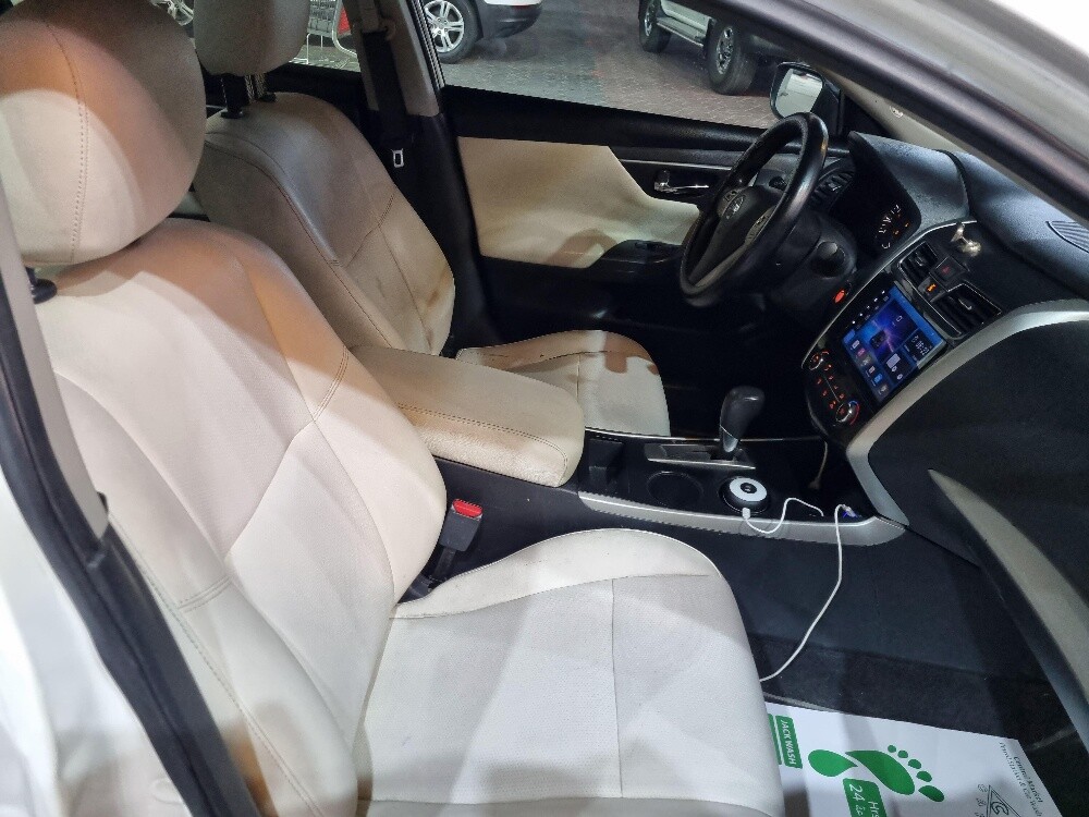 Nissan altima - 10