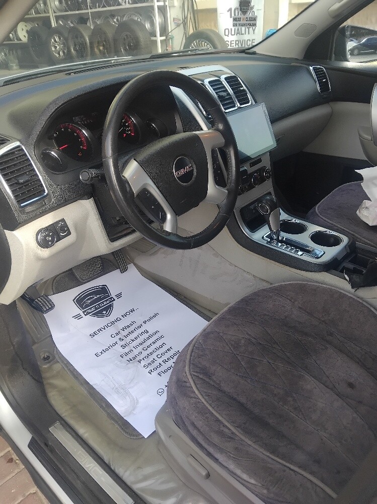 GMC Acadia - 2