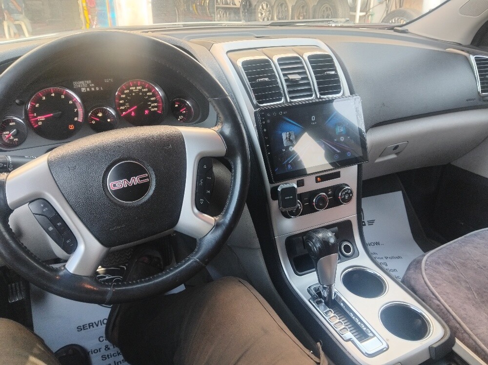 GMC Acadia - 4